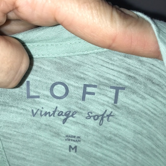 Lightweight mint green T-shirt - Picture 2 of 3